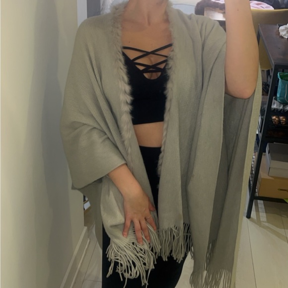 Grey Oversized Sweater - Picture 2 of 5